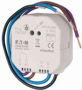 Biely elektrický spínač s odhaleným vedením zobrazuje informácie o značke a modeli. Vhodný pre 230VAC, 8A, 50Hz.