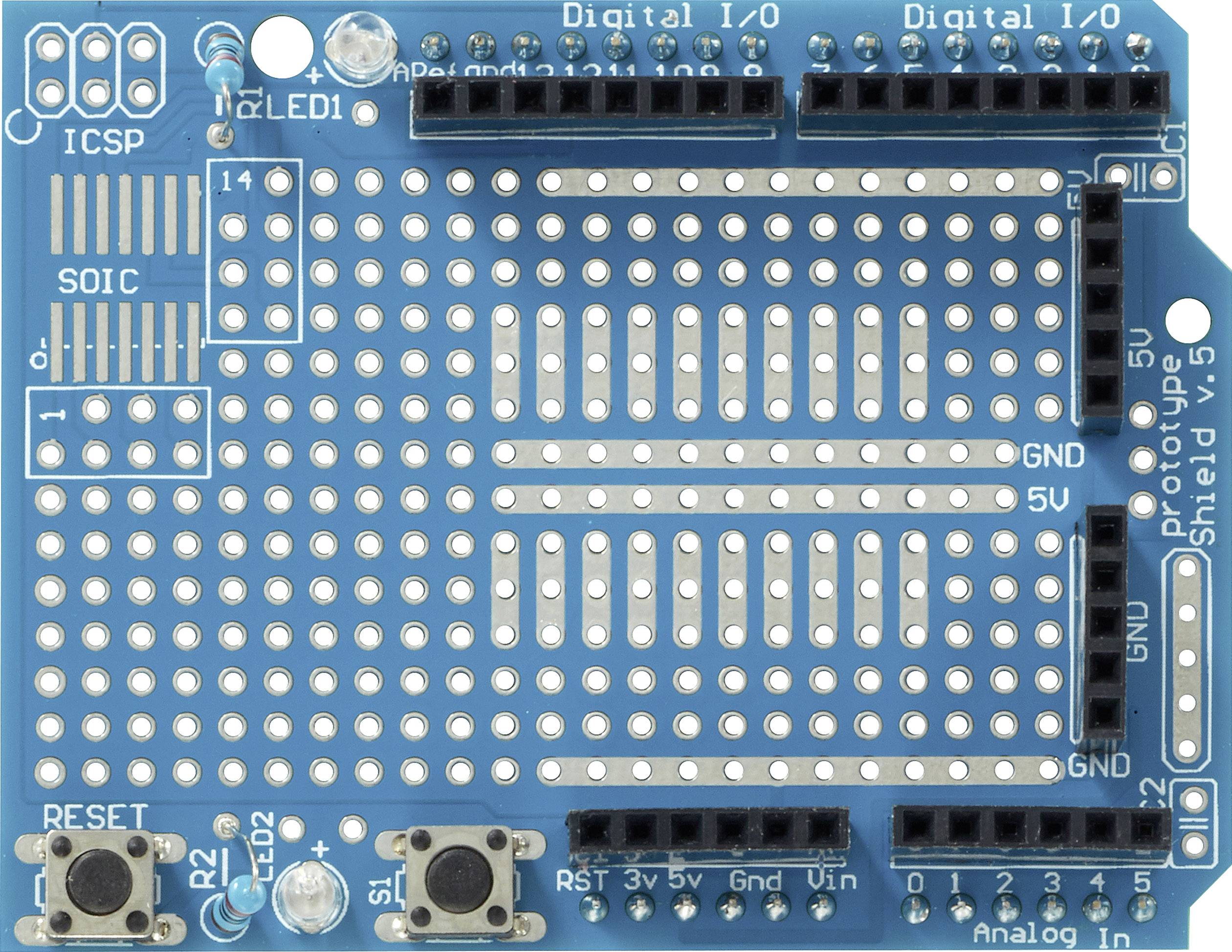 Modré Arduino shield s rôznymi možnosťami pripojenia pre digitálne a analógové vstupy/výstupy, tlačidlá a LED diódy.