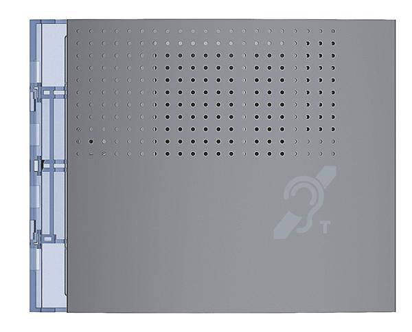 Sivošedá elektrická rozvádzačová skriňa s vetracími štrbinami na prednej strane. V pravom dolnom rohu je viditeľný zaoblený symbol.