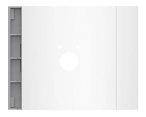 Biely svetelný spínač s okrúhlym stláčacím gombíkom v strede, zabudovaný do sivého držiaka na stene vľavo. Minimalistický dizajn.