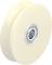 Smotanovo-biely valček so strieborným guľkovým ložiskom uprostred, typický pre použitie v strojoch alebo nábytku.
