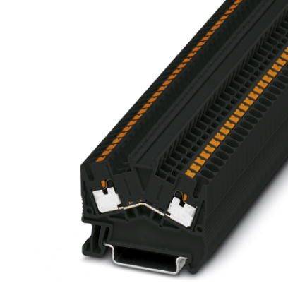 Čierny elektrický konektor pre priemyselné aplikácie, s viacerými kontaktmi a oranžovými značkami na zarovnanie.
