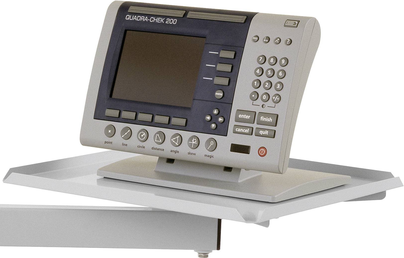 Sivé elektronické meracie zariadenie s tlačidlami a displejom. Je namontované na otočnom ramene a slúži na presné meranie obrobkov.