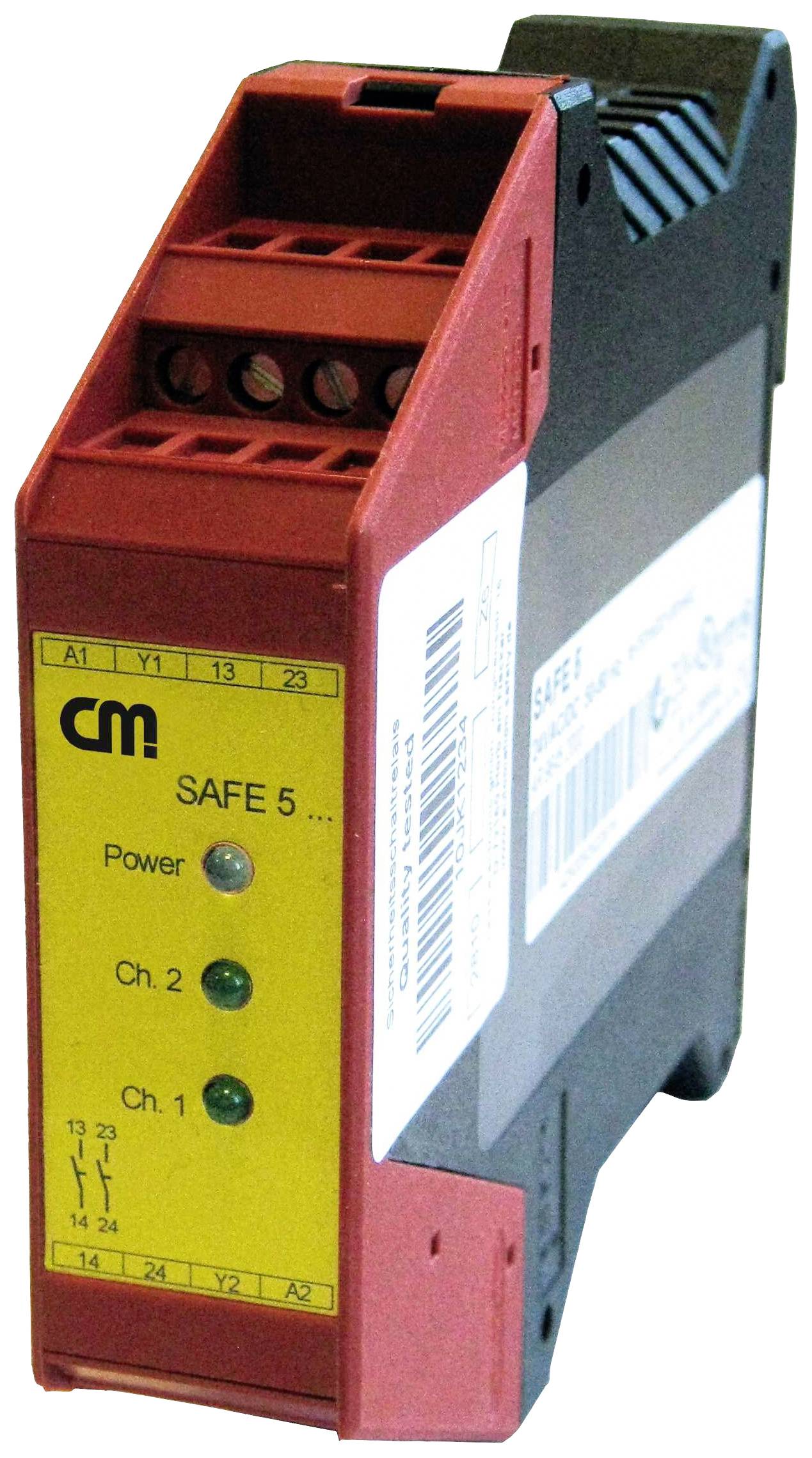 Červené elektronické bezpečnostné relé so žltou etiketou, troma LED indikátormi pre napájanie, kanál 1 a kanál 2, s viacerými prípojkami.