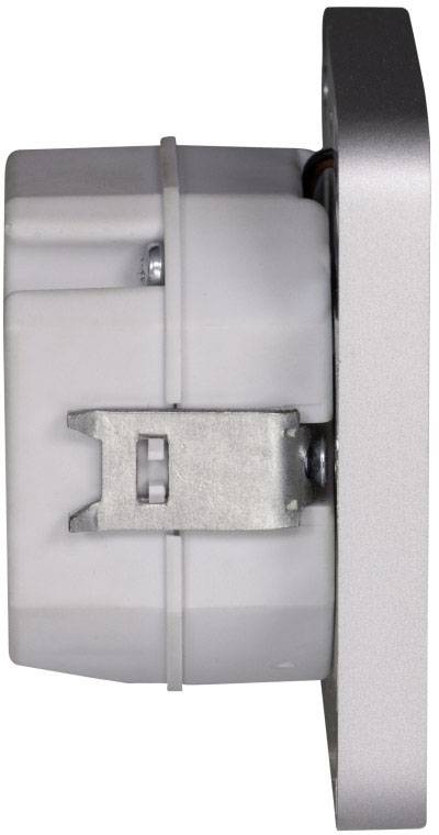 Pohľad z bočnej strany na bielo-strieborné, obdĺžnikové elektronické zariadenie s upevňovacím klipom.