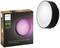 Philips Hue Outdoor Light v krabici, ktorá zobrazuje okrúhle LED vonkajšie svetlo meniace farbu. Text: 'Personalizujte si vaše vonkajšie priestory pomocou inteligentného osvetlenia'.