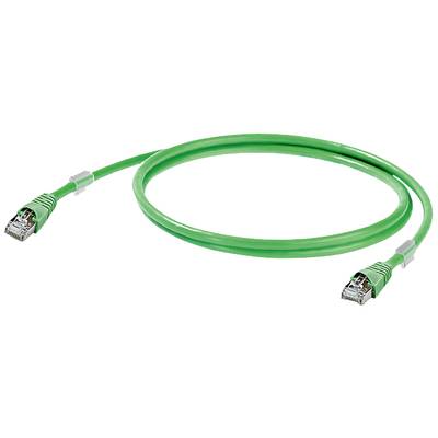 Zelený ethernetový kábel s konektormi RJ45 na oboch koncoch na bielom pozadí symbolizuje sieťové alebo internetové pripojenie.