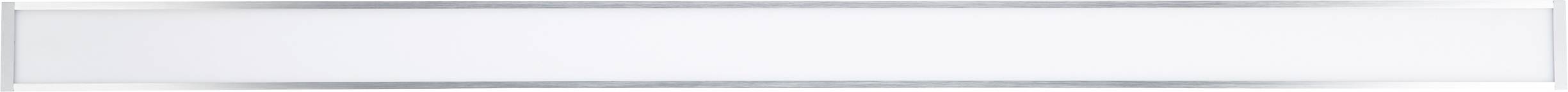 Dvaja ľudia sa veselo usmievajú do kamery pred rozmazaným pozadím.