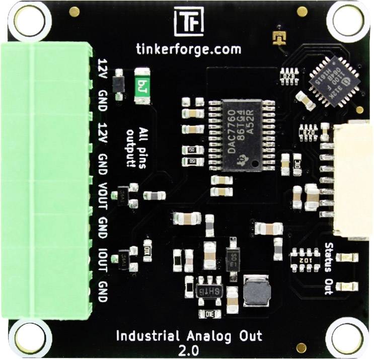 Elektronický modul 'Industrial Analog Out 2.0' so zelenými konektormi a viacerými obvodovými komponentmi na čiernej doske plošných spojov.