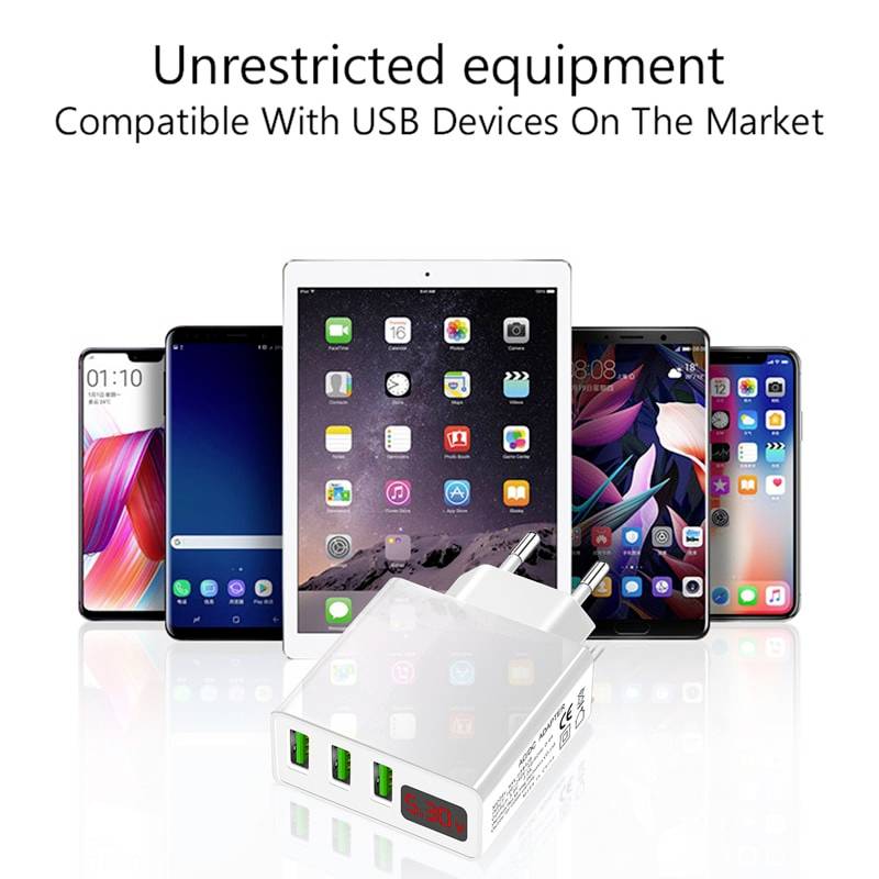 Nabíjačka s tromi USB portami a digitálnym displejom je zobrazená, kompatibilná s rôznymi smartfónmi a tabletmi.
