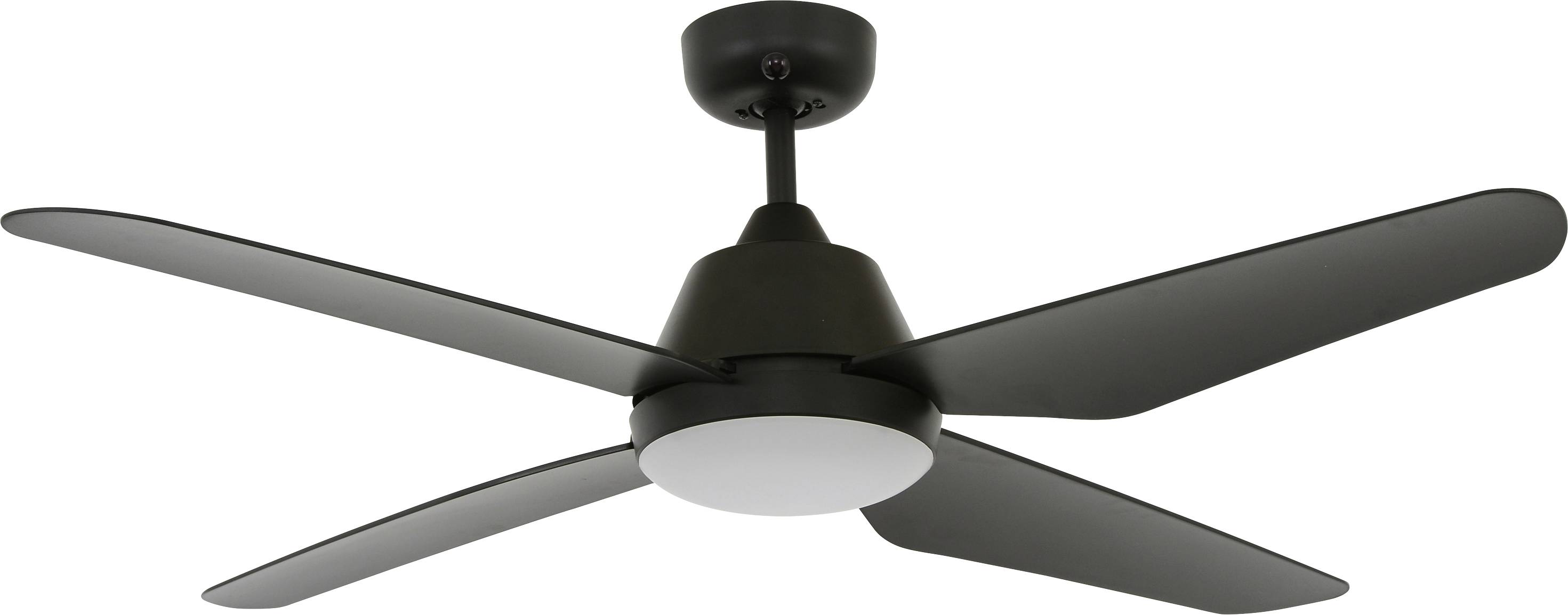 Stropný ventilátor so štyrmi tmavými krídlami a centrálnym svetlom, namontovaný na krátkej tyči. Vhodný na chladenie miestnosti a osvetlenie.