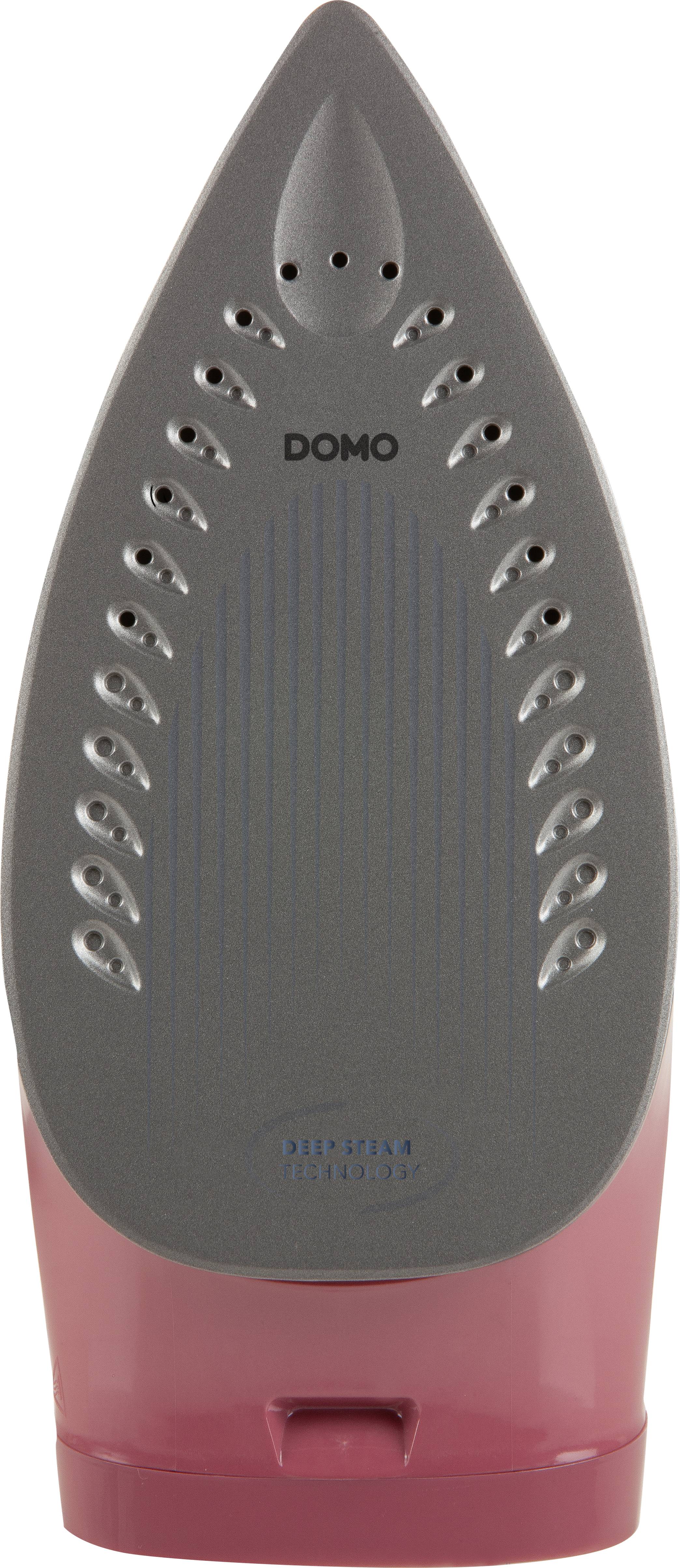 Červená žehlička s parou a otvormi na naparovanie, vhodná na žehlenie oblečenia.