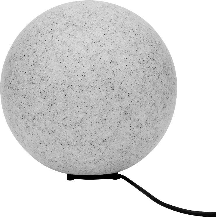 Guľovitá, biela lampa s čiernym káblom sedí na malom podstavci. Má sivý, škvrnitý povrch.