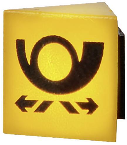 Žltá tabuľa s čiernym logom; štylizovaný obrys poštového rohu a dvojitá šípka pod ním. Symbolizuje poštové služby.