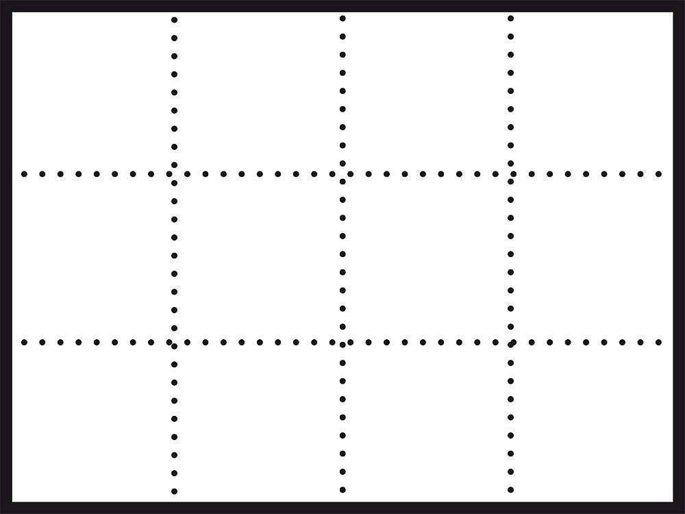 Mriežkový diagram so 16 rovnako veľkými bielymi obdĺžnikmi, oddelenými čiernymi bodkovanými čiarami.