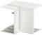 Biely, moderný príručný stolík s dvoma úrovňami v asymetrickom dizajne, vhodný na flexibilné použitie v obývacej izbe alebo kancelárii.