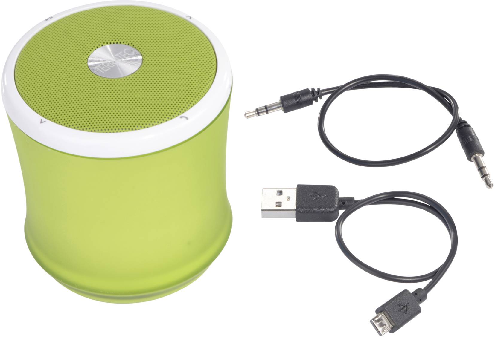 Zelený prenosný reproduktor s USB pripájacím káblom a audiokáblom.