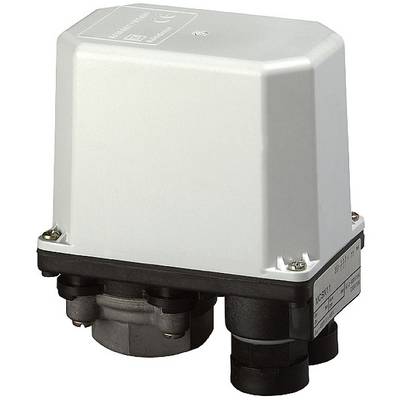Elektrický krokový pohon značky AUMA s kovovým krytom a svorkovnicou, vhodný na ovládanie priemyselných ventilov.