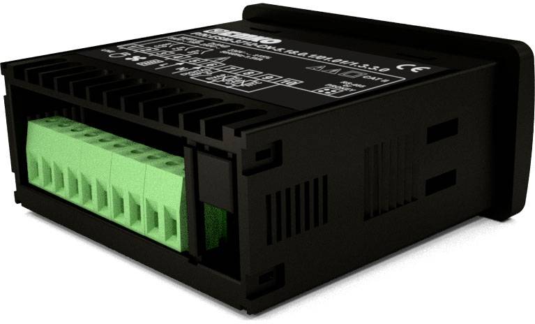 Čierne elektronické zariadenie so zelenými konektormi. V hornej časti sú viditeľné technické špecifikácie a symboly. Zariadenie určené na ovládanie elektrických systémov.