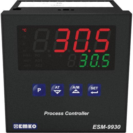 Digitálny procesný regulátor ESM-9930 s teplotným displejom v červenej farbe 30,5°C a zelenej farbe 30,5°C, ovládacie tlačidlá P, AT, A/M, SET.