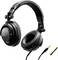 Čierne slúchadlá s káblom, odnímateľnými ušnými náušníkmi a pozláteným adaptérom pre vysokohodnotné audio pripojenia.