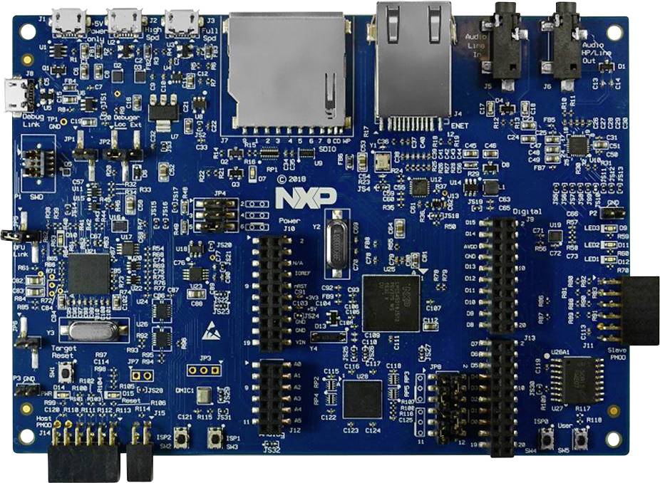 Modrá doska plošných spojov s rôznymi elektronickými komponentmi a konektormi vrátane USB portov, audio konektorov a ethernetového portu.