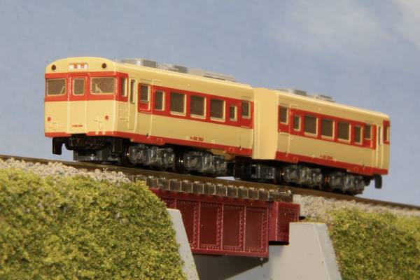 Rokuhan ST010-1 Farba Z Shorty KIHA58 JNR Express
