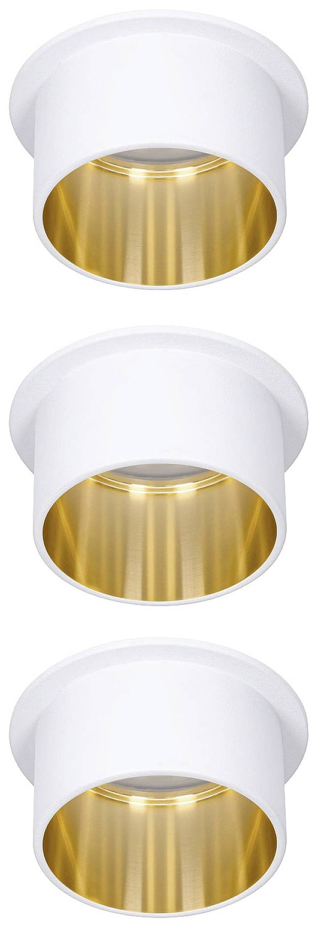 Tri zlaté, valcovité zapustené stropné svietidlá s bielym okrajom, rovnomerne usporiadané nad sebou a svietiace.