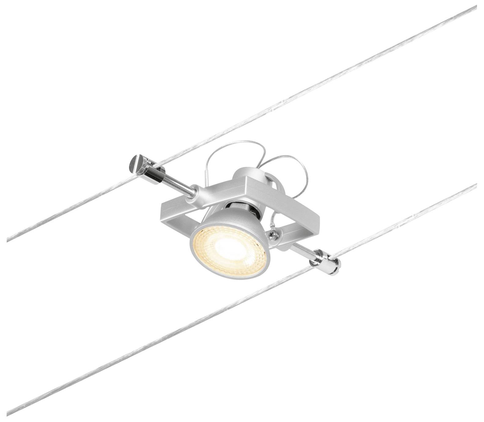 Moderný strieborný LED reflektor je namontovaný na dvoch paralelne vedených napínacích lanách. Je zapnutý a svieti.