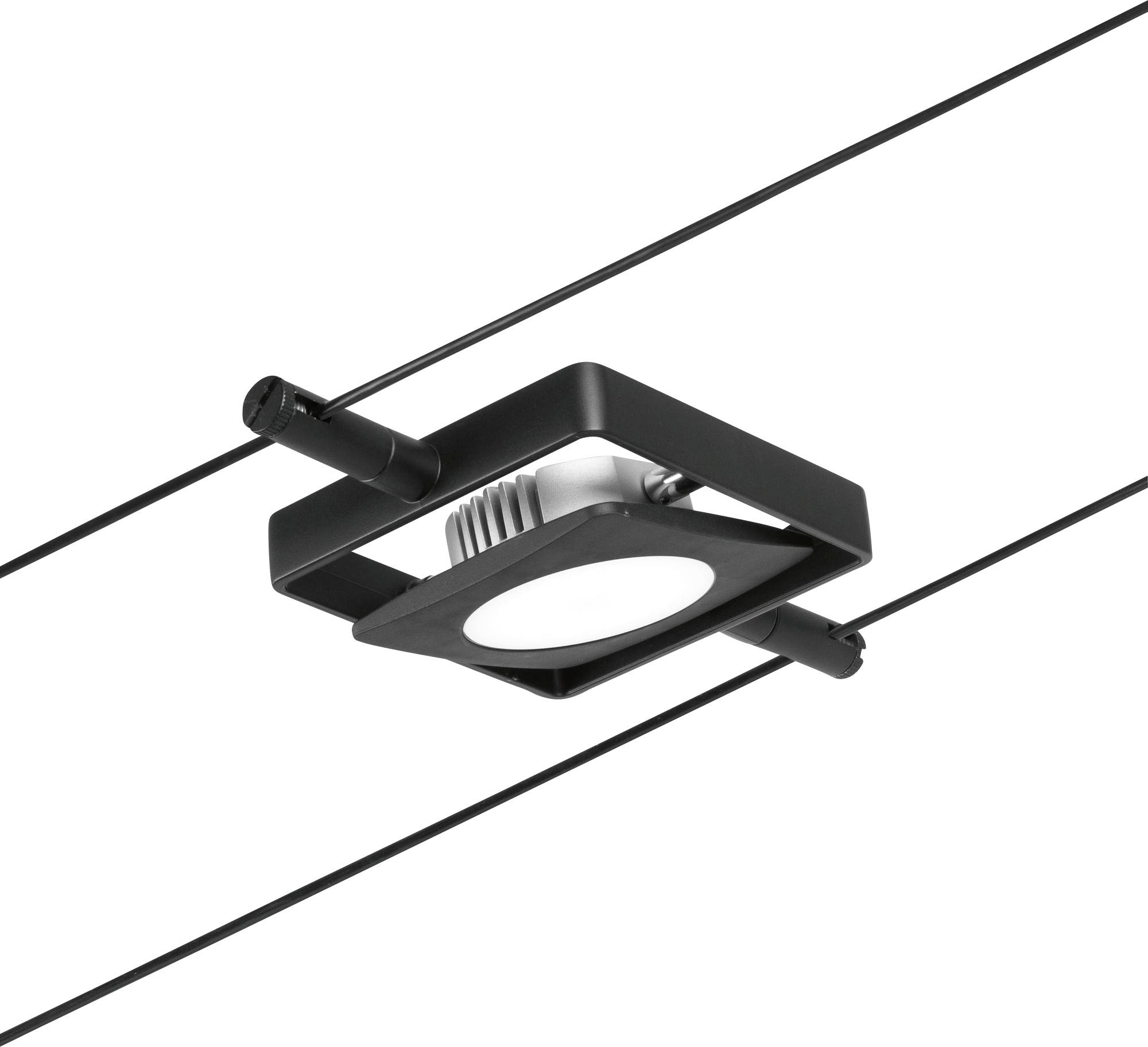 Čierny reflektor upevnený na dvoch napnutých lanách, zobrazujúci minimalistický dizajn s kruhovým svetelným telesom v strede.