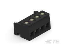 Čierny pravouhlý konektor s piatimi kontaktmi, pravdepodobne určený pre elektrické alebo elektronické prepojenia.