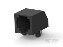 Čierny RJ45 konektor, pohľad z uhla.