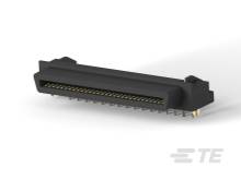 Čierny elektronický konektor s viacerými kovovými kolíkmi, zobrazený z bočnej strany. Vhodný pre technické aplikácie.