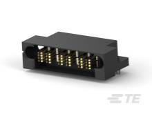 Čierny elektrický konektor so zlatými kontaktmi, horizontálne orientovaný. Často sa používa v elektronických zariadeniach.