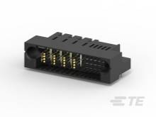 Čierny elektronický konektor s viacerými zlatými kontaktmi, ktorý sa používa na pripojenie v elektronických zariadeniach.