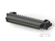 Viacpólový elektrický konektor, horizontálne orientovaný, so zlatými kontaktnými bodmi a čiernym plastovým krytom.