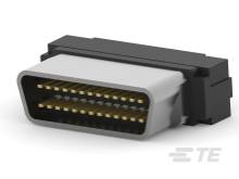 Sivočierny konektor so zlatými kontaktmi, ktorý sa používa na elektronické prepojenia.