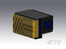 3D zobrazenie elektronického konektora v čierno-zlatej farbe na sivom pozadí, zobrazené z bočného pohľadu so zreteľnými pinmi.