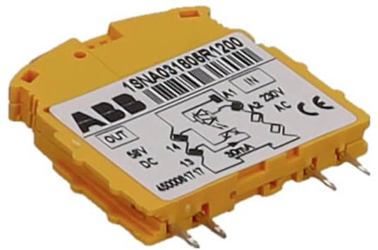 „Žltá elektronická súčiastka ABB s modelovým kódom 1SVR405611R8100, označená vstupmi a výstupmi, 5V DC, 220V AC, s CE certifikáciou."
