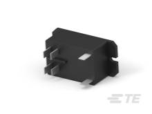 Čierny, obdĺžnikový elektronický komponent s prípojkami na stranách. Pozadie je biele.
