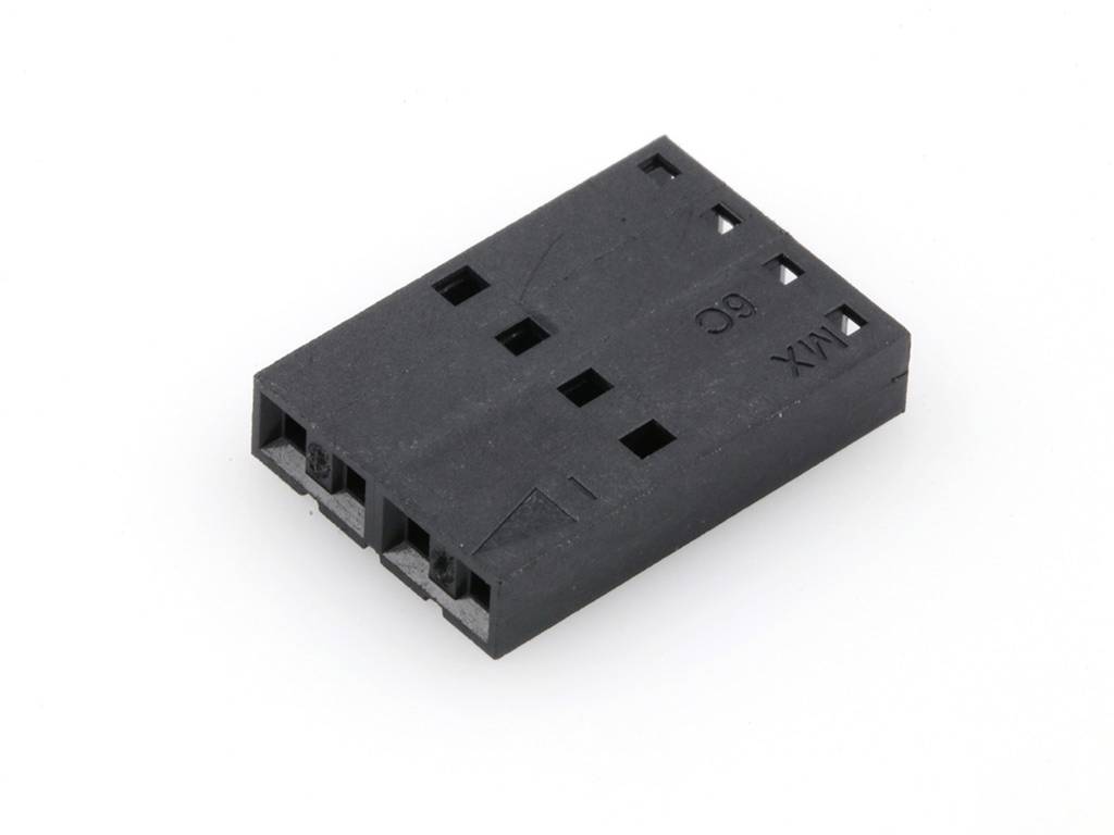 Čierny trojpólový konektor s označeniami 'G', 'VCC' a 'IN'. Často sa používa v elektronických obvodoch.