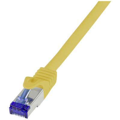 Žltý ethernetový kábel s modrým konektorom, používaný na sieťové pripojenia a prenos dát.