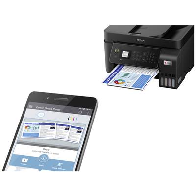Tlačiareň vytvára farebný diagram. Smartfón zobrazuje aplikáciu 'Epson Smart Panel', ktorá riadi tlačový proces.