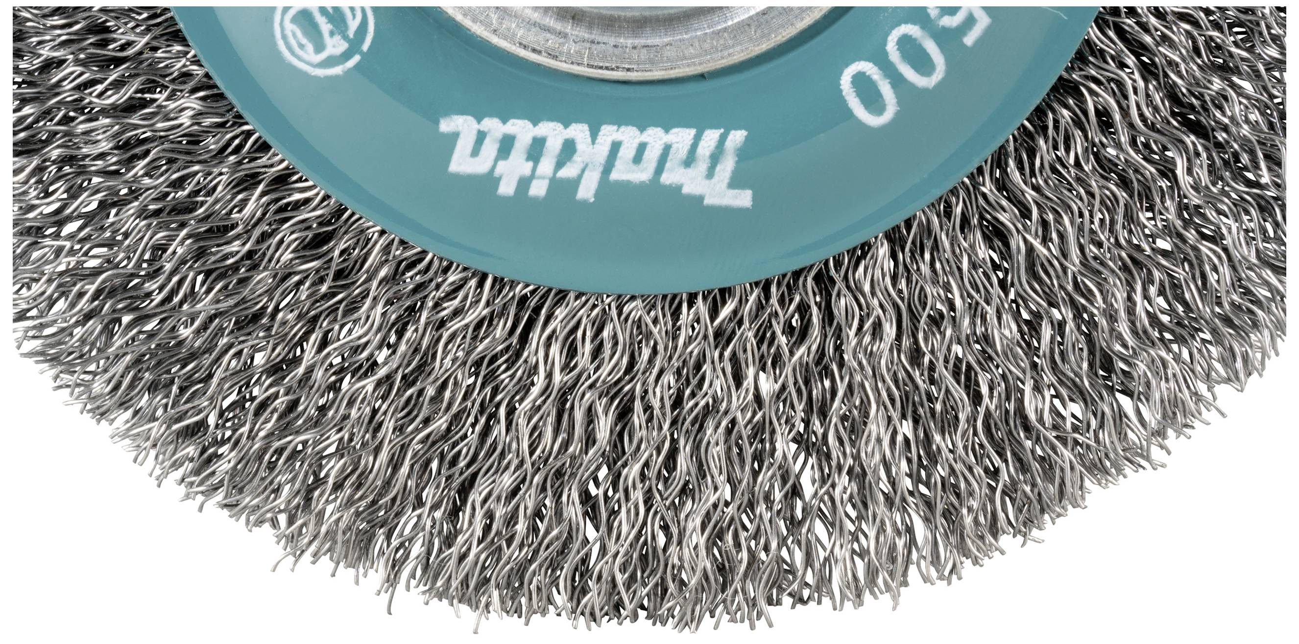 Guľatá drôtená kefa s modrým okrajom a kovovými štetinami, vhodná na leštenie alebo čistenie povrchov.