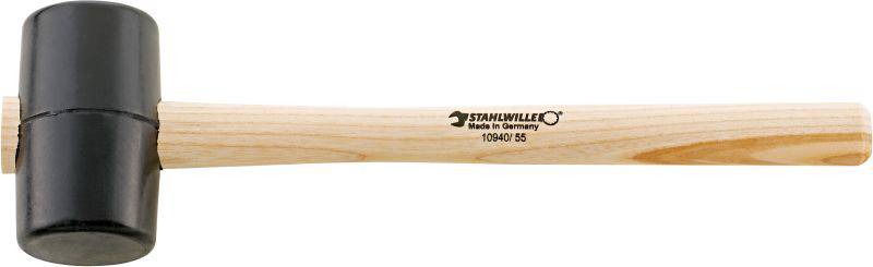 Čierny gumený kladivá s rukoväťou v drevo-podobnej farbe. Na rukoväti je nápis 'Stahlwille Made in Germany'.