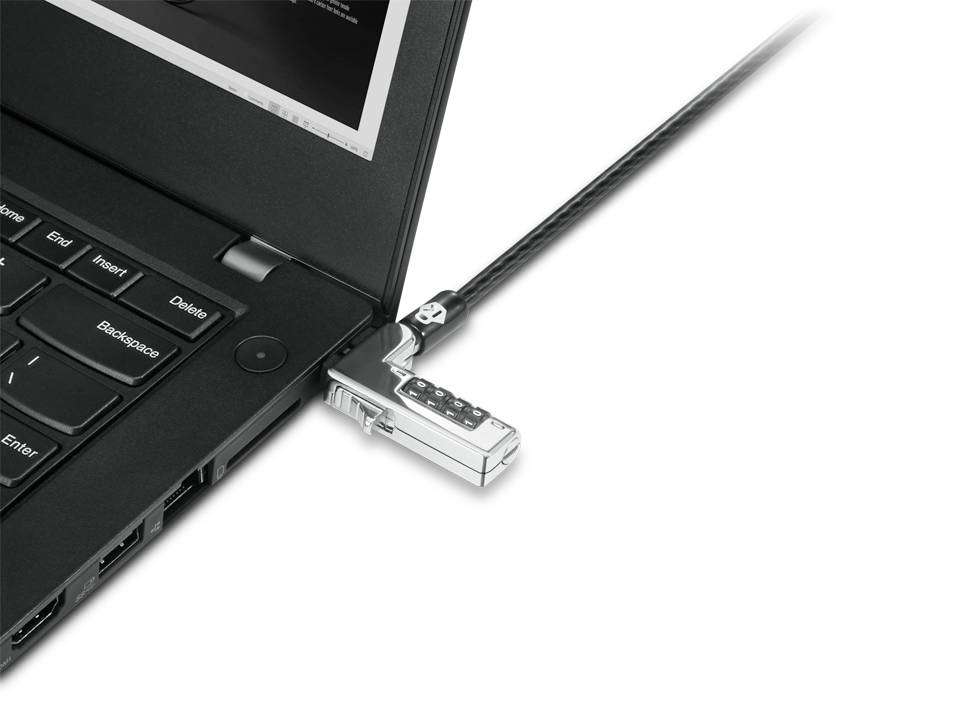 Čierny laptop zabezpečený kombinačným zámkom pripevneným k bezpečnostnému káblu.