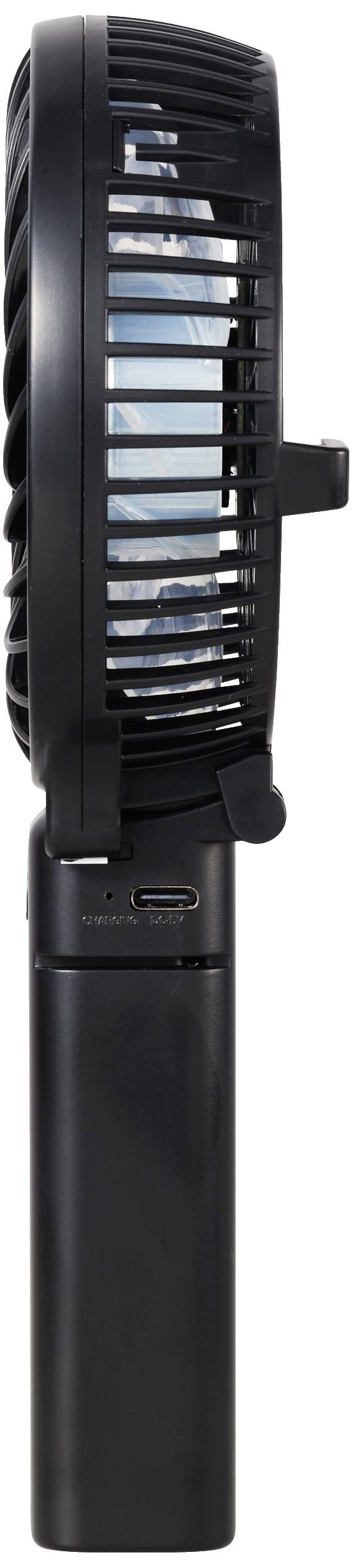 Čierny prenosný ventilátor v bočnom profile, s USB portom na rukoväti.