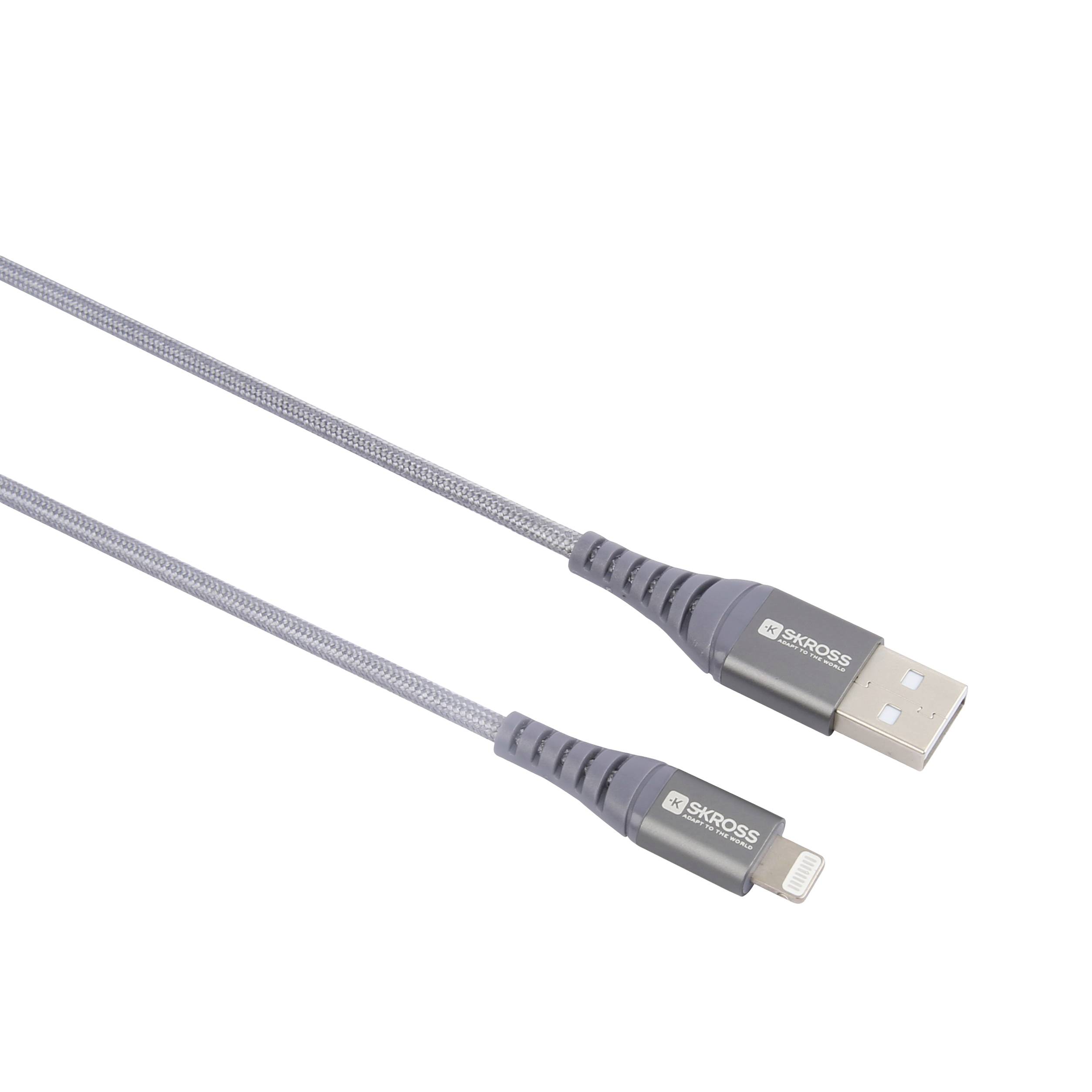 Sivý USB nabíjací kábel so tkaným dizajnom a logom značky na koncovkách, kompatibilný s prenosnými zariadeniami ako sú smartfóny alebo tablety.