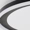 Tri sa prekrývajúce biele a sivé eliptické kruhy na bielom pozadí vytvárajú minimalistický, abstraktný dizajn.