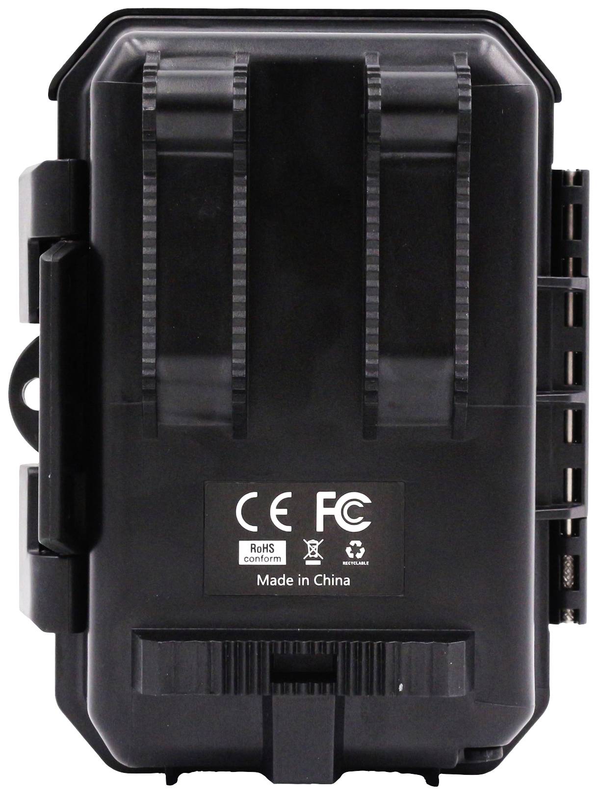 Čierne zariadenie s certifikačnými značkami CE a FCC. Je označené nápisom 'Made in China' a má bočné úchyty.